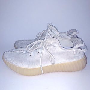 Yeezy Boost 350 V2 
“All-White”